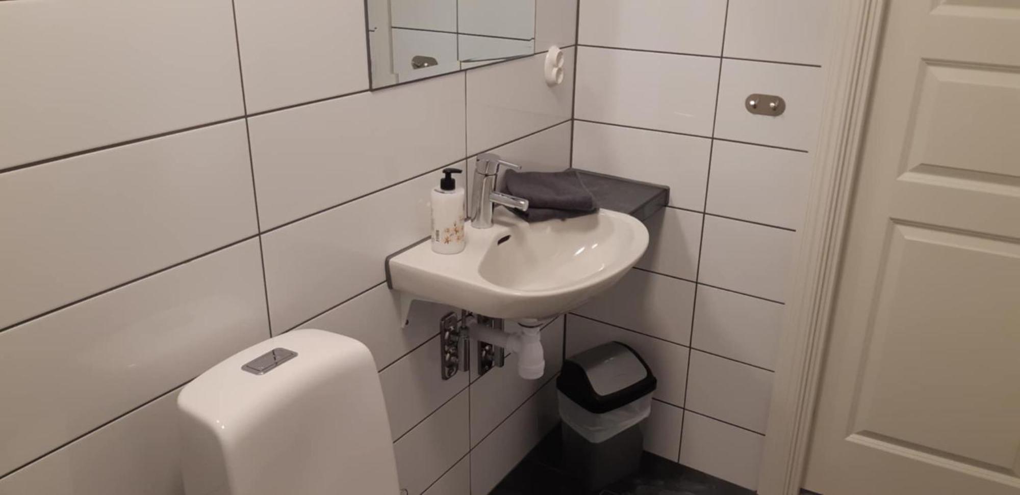 Bjoerkaengs Vandrarhem Tvaaker Luaran gambar
