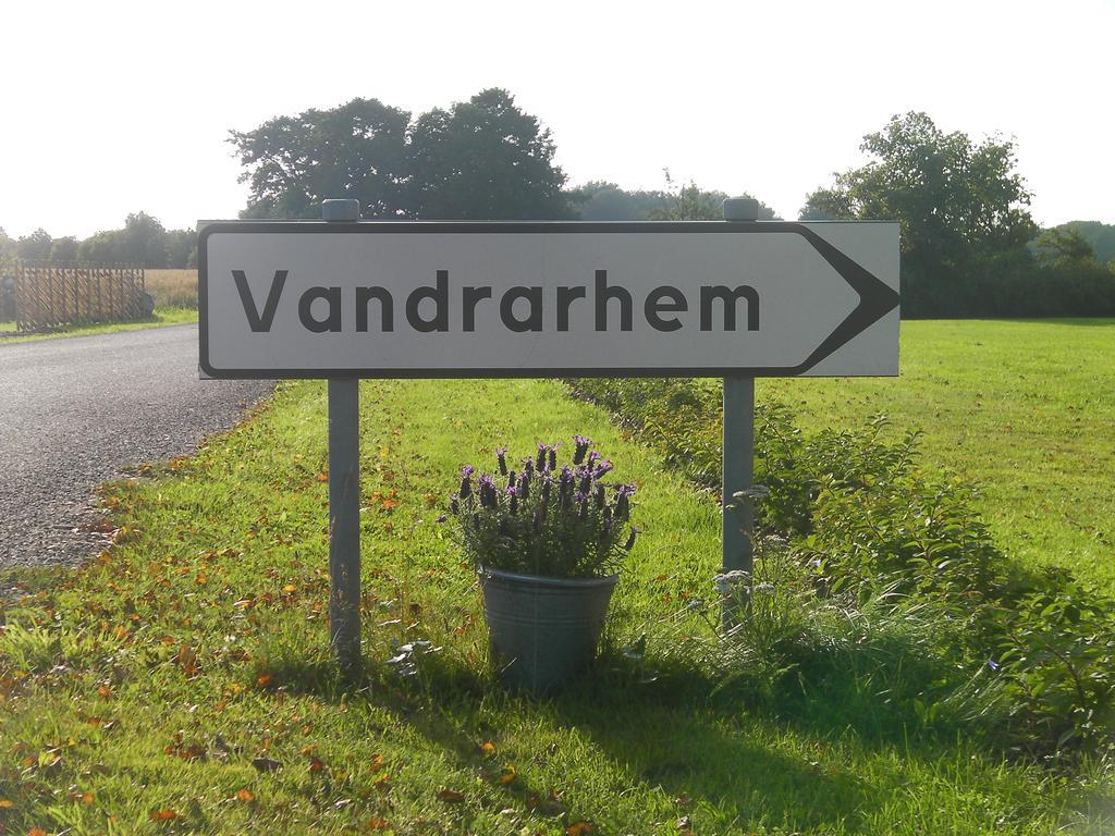 Bjoerkaengs Vandrarhem Tvaaker Luaran gambar
